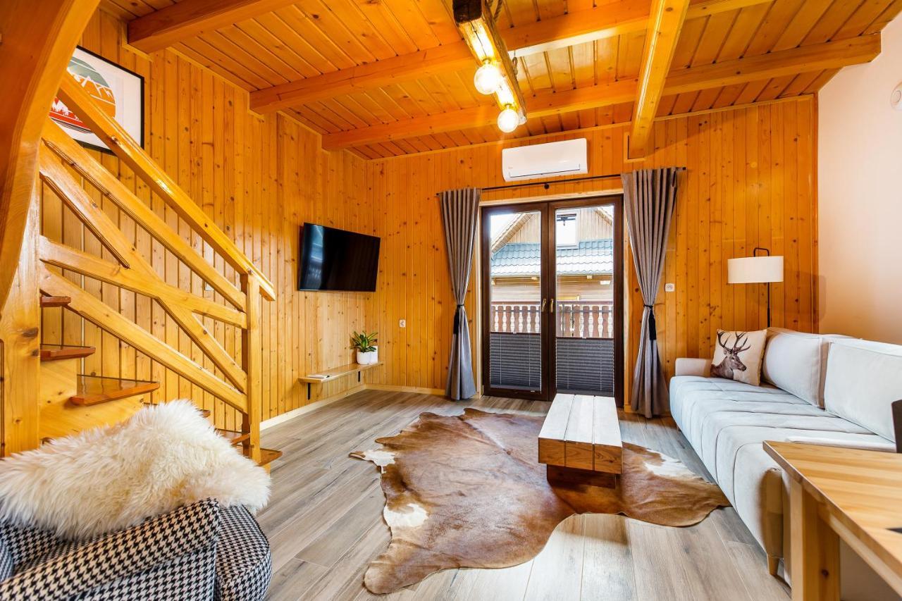 Mergen Bike & Ski Resort ニエジツァ・ザメク エクステリア 写真